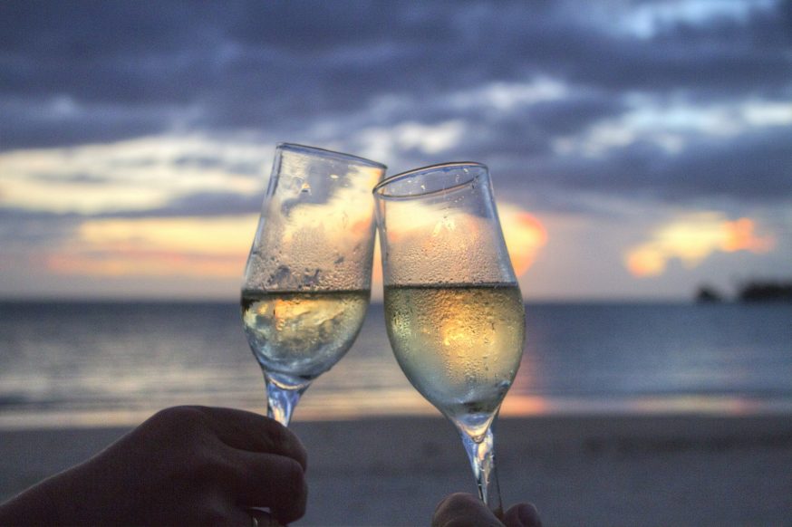 celebrer-victoire-vie-bonheur Ce comportement va booster votre bonheur et votre motivation dans chacun des domaines de votre vie. Celebrer chaque victoire.
