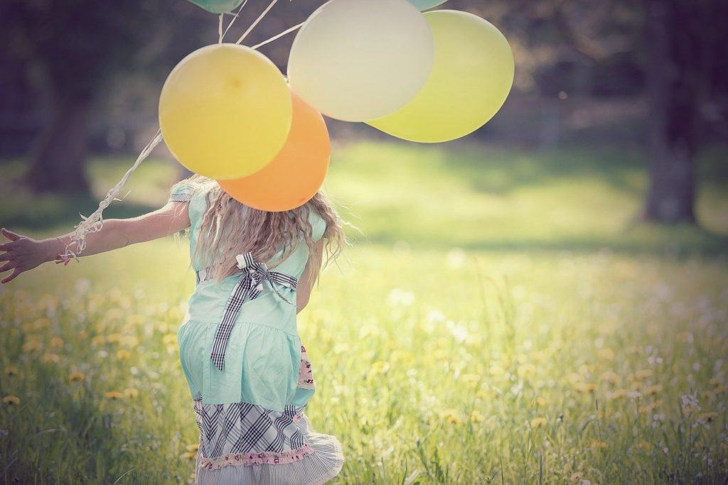 La métaphore du ballon gonflable qui représente votre bonheur. Les pratiques qui vous empêchent d'être heureux.